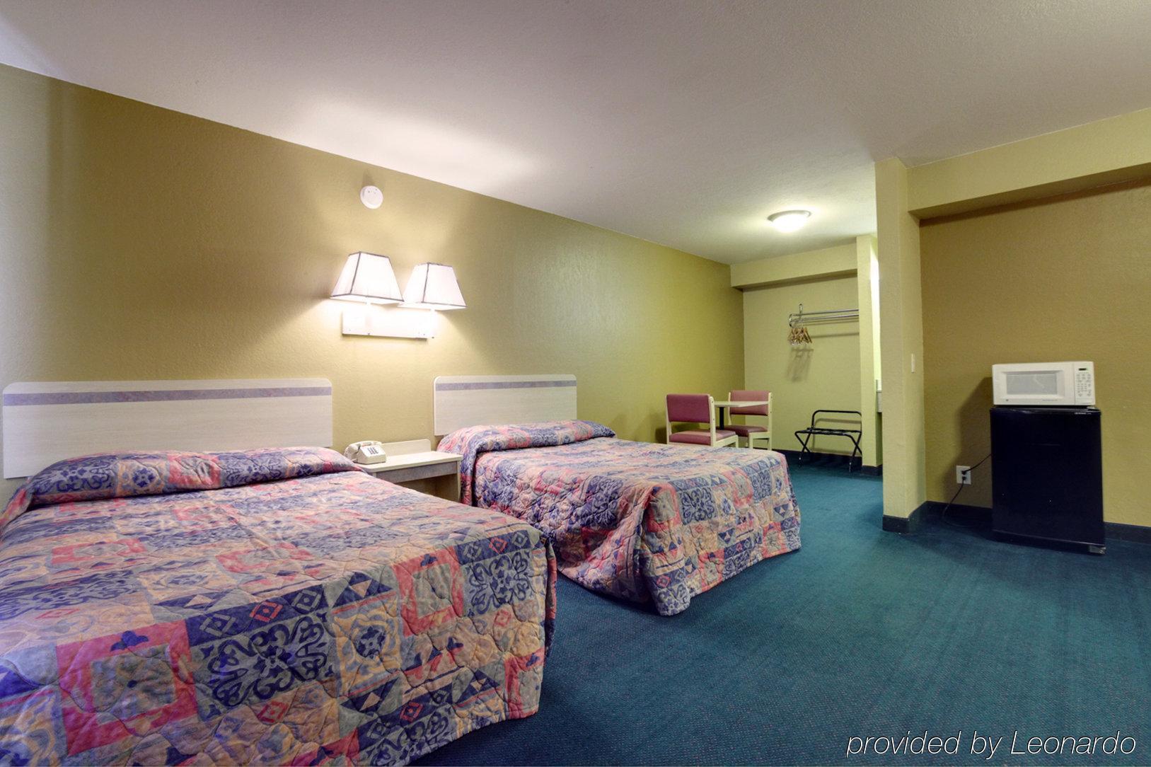 Econo Lodge Inn & Suites Enid Exterior photo