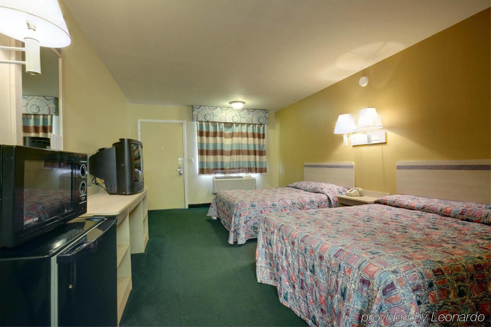 Econo Lodge Inn & Suites Enid Exterior photo